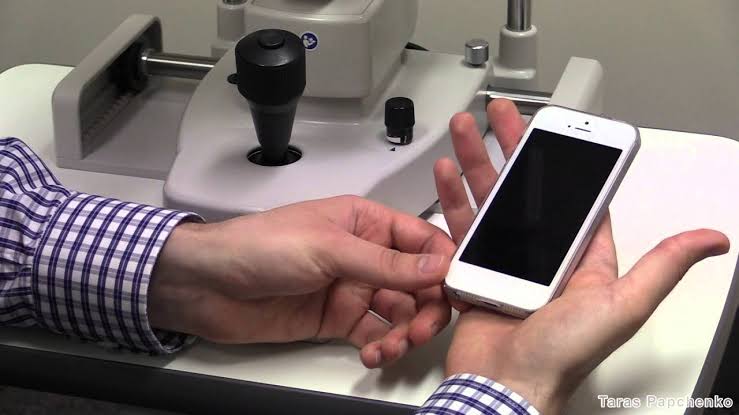 How to take slit lamp photos with any smartphone and without eyepiece adapter video